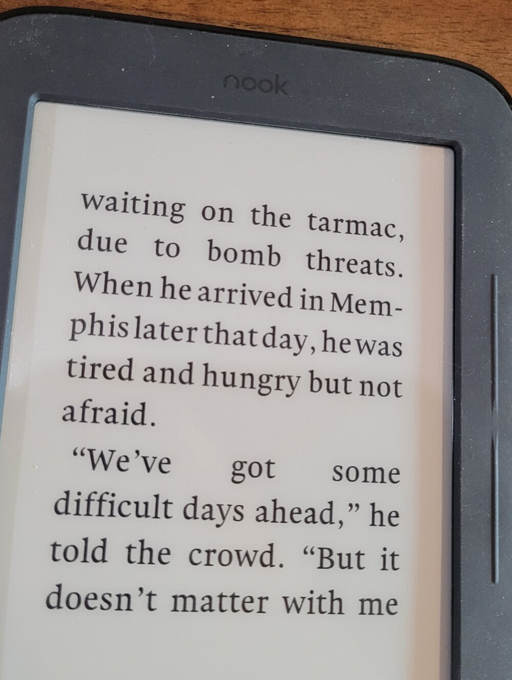 NOOK eReader And Cover. Barnes & Noble. 6 In Touch Screen. Simple Touch eReader - Picture 9 of 15